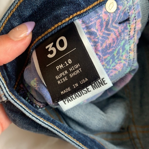 Paradise Mine - Super High Rise Jean Shorts - Picture 4 of 4